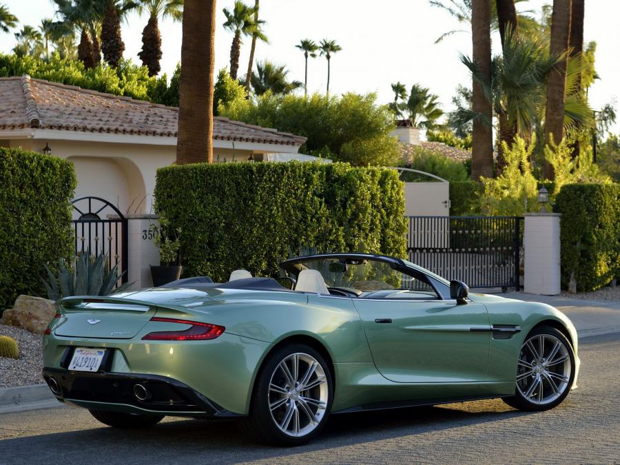  Aston Martin Vanquish Volante 2013 года  (NA) (фото 27 из 36)